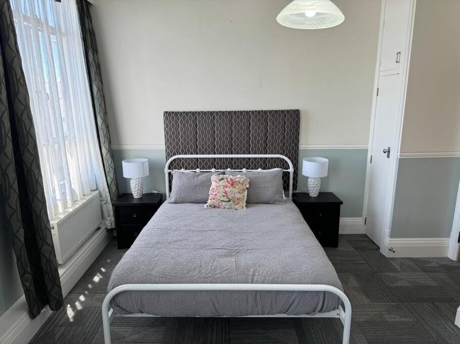 4 Large Bedroom Apartment In The City Hastings Esterno foto