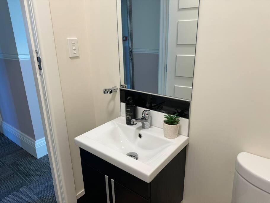 4 Large Bedroom Apartment In The City Hastings Esterno foto