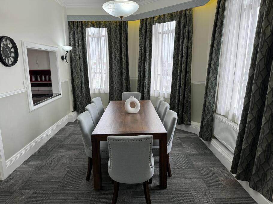 4 Large Bedroom Apartment In The City Hastings Esterno foto