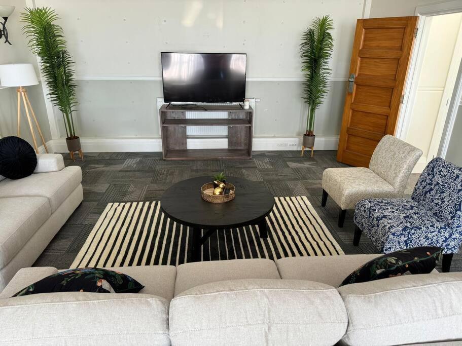 4 Large Bedroom Apartment In The City Hastings Esterno foto